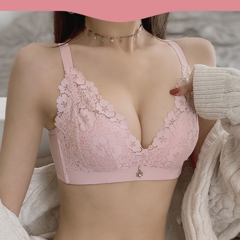 M79: mẫu áo lót thiết kế không gọng, đệm dày 4-5cm nâng đẩy gom gọn ngực