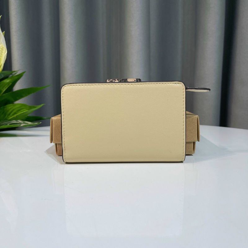 Ví C0ach ngắn Medium Corner Zip Wallet siêu cưng