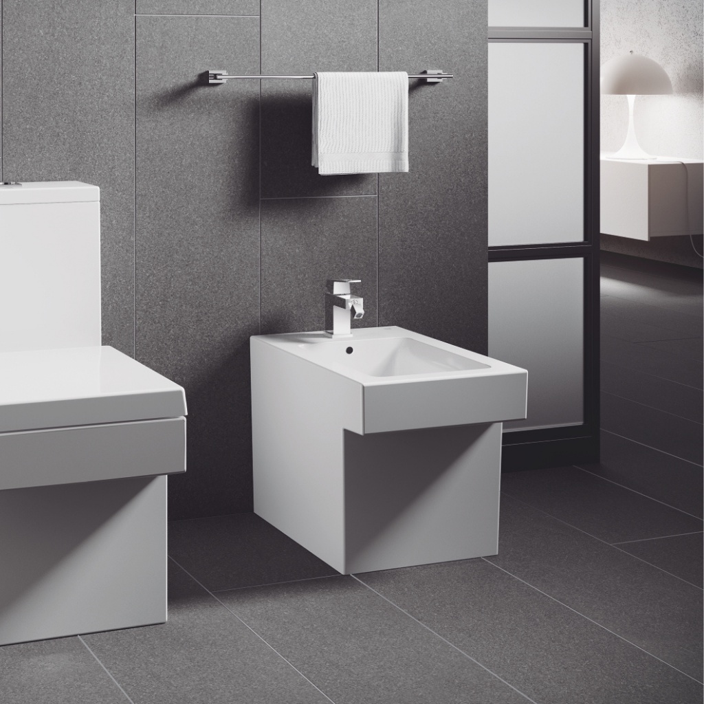 Thanh treo khăn phòng tắm GROHE Essentials Cube mạ chrome 40509001