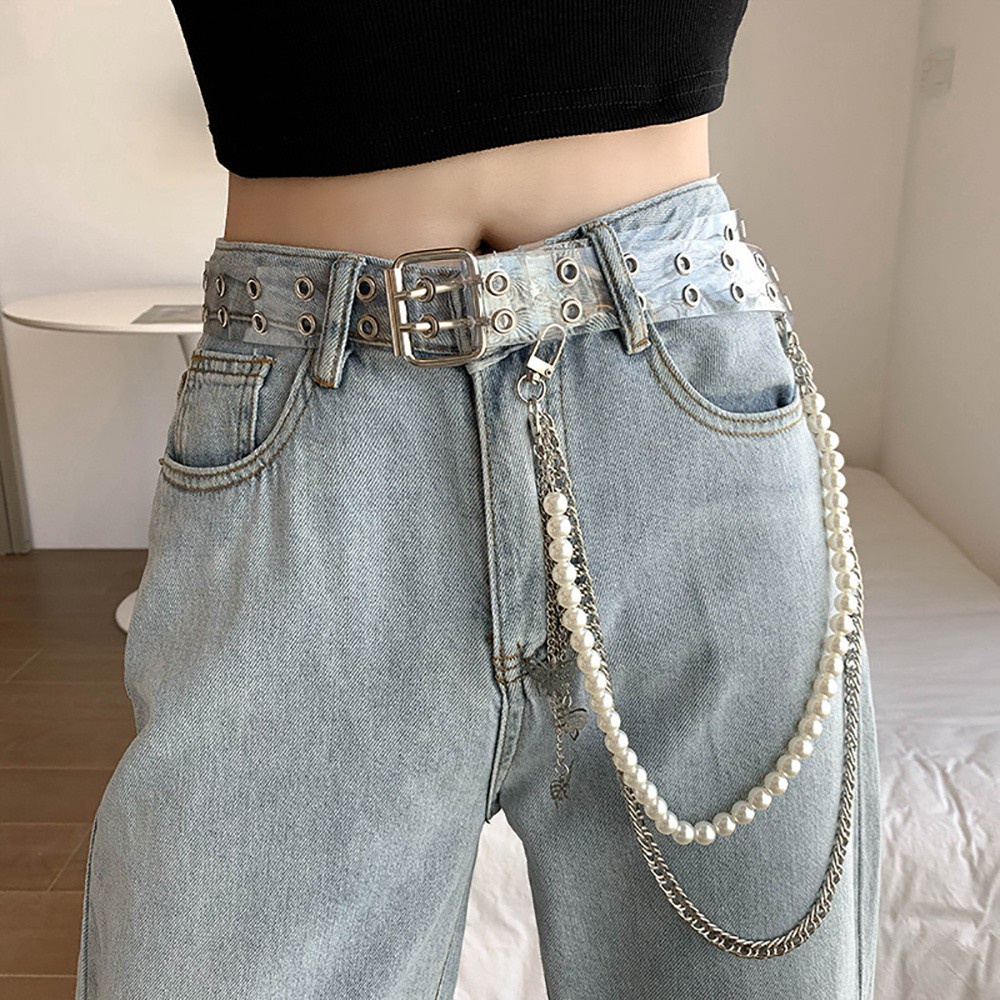 Quần jean phối xích hình bướm và chuỗi ngọc trai thời trang phong cách Punk ấn tượng cho nữ