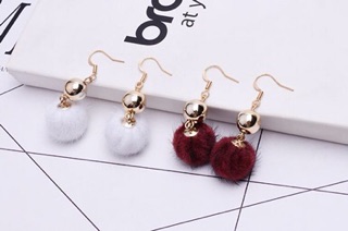 Bông tai cục gòn lông thỏ