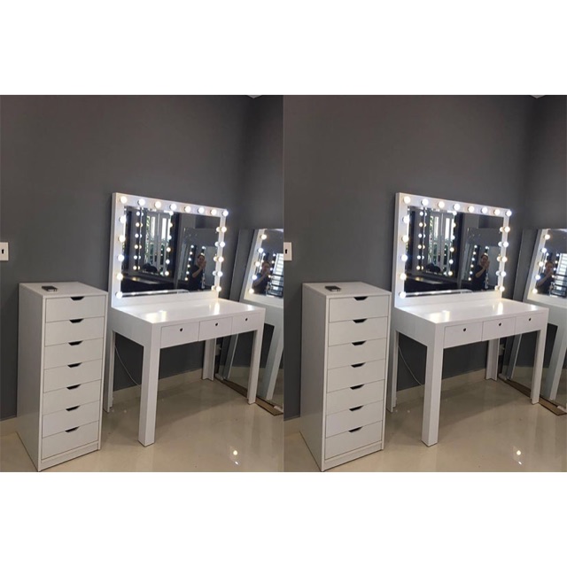 Bàn makeup chuyên nghiệp