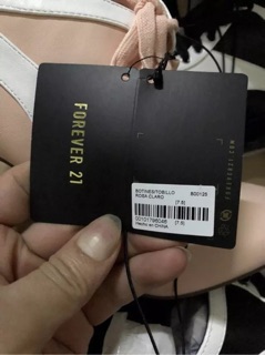 Boot cao gót mũi nhọn Forever 21