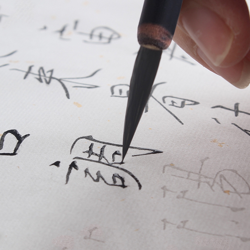 Bút lông viết thư pháp Trung Hoa với màu nước