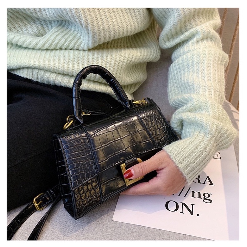 Túi Xách Nữ Túi Đeo Chéo Da Rắn Treo Chữ B Sang Chảnh Đi Chơi Đi Du Lịch