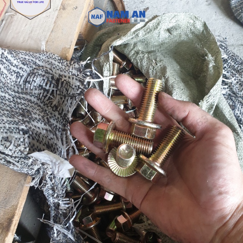 50 con Bu lông liền long đen phẳng M5, M6 mạ vàng, cấp bền 8.8, bulong liền phẳng chiều dài: 10, 12, 16, 25, 40 mm