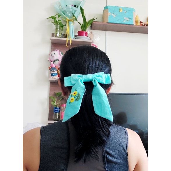 Kẹp tóc thêu tay 1 bên chất linen