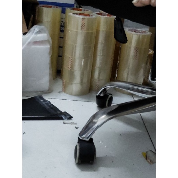 cây 6 cuộn băng keo dán thùng