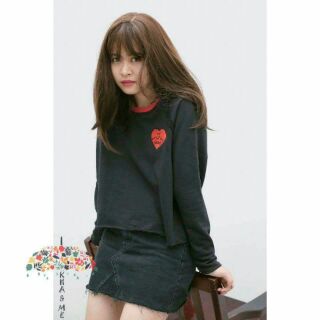 Áo thun crop cắt vạt tay dài