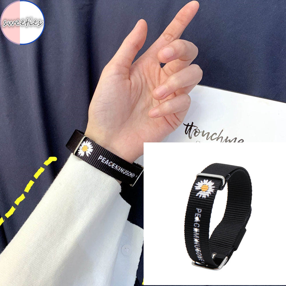 Vòng Tay Hình Hoa Cúc Xinh Xắn Dành Cho Nữ