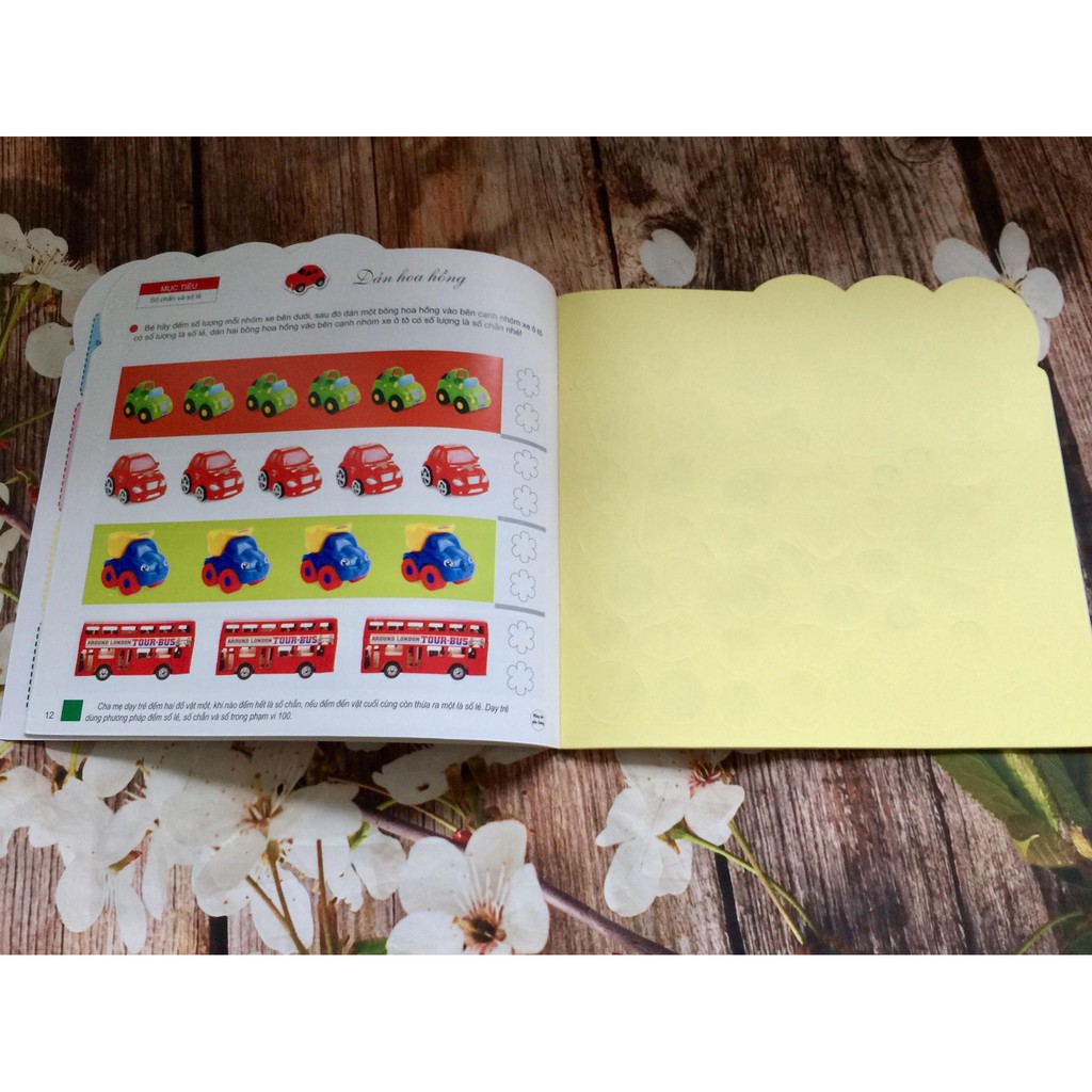 Sách - 200 miếng bóc dán thông minh - Bé làm quen với toán (2-6 tuổi)