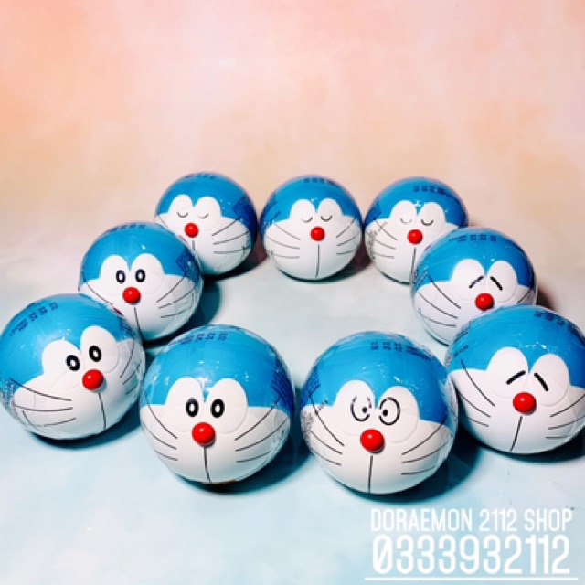 Kẹo gum kèm mô hình Doraemon