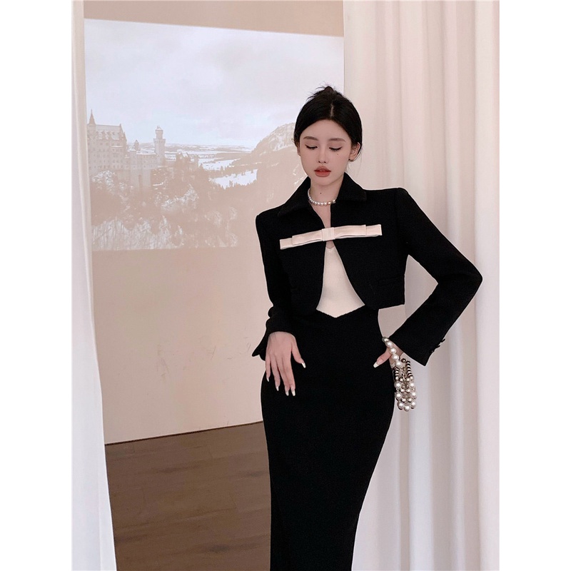 Autumn New Design High-end long-sleeved coat knitted suspender dress two-piece set