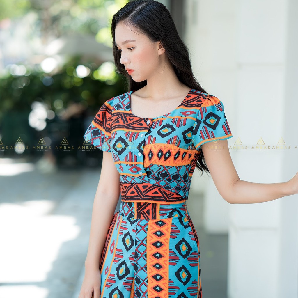 💖Freeship💖Set bộ đồ họa tiết hoa văn thổ cẩm, áo cổ tròn, cúc nẹp khuy đính liền dải nơ tạo kiểu. Quần phối dáng suông