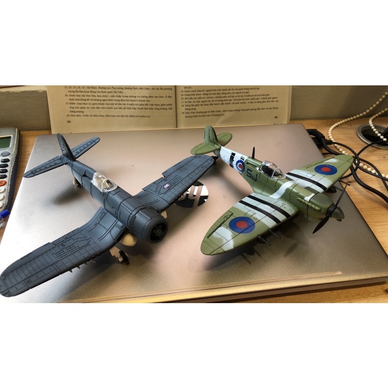 Đồ Chơi Mô Hình Lắp Ráp 4D Model Nhựa Tỷ Lệ 1/48. Máy Bay Tiêm Kích F4U Corsair cánh gập Trong Thế Chiến II