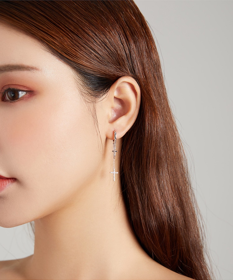 Khuyên Tai Bamoer SCE1002 Chốt Bạc 925 Dáng Dài Họa Tiết Thánh Giá Bắt Mắt Cho Phái Nữ