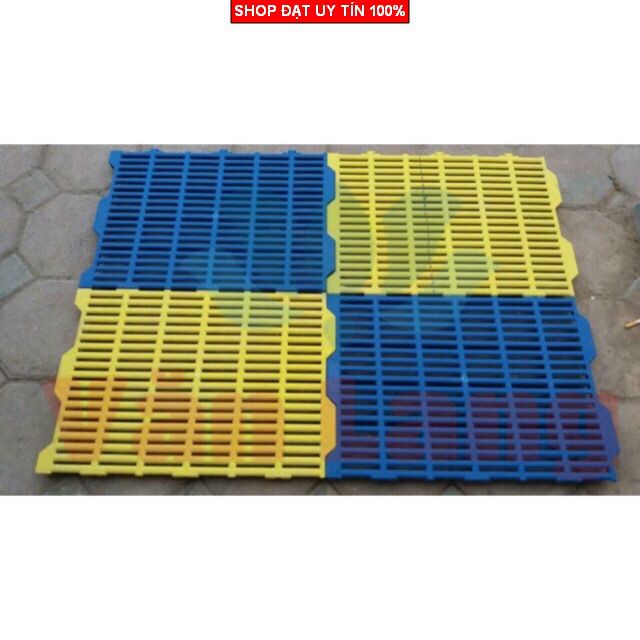 Tấm lót Sàn Nhựa Sunpet cho chó , mèo , lợn khổ  40cm x 56cm có độ đàn hồi, dẻo dai, dễ vệ sinh
