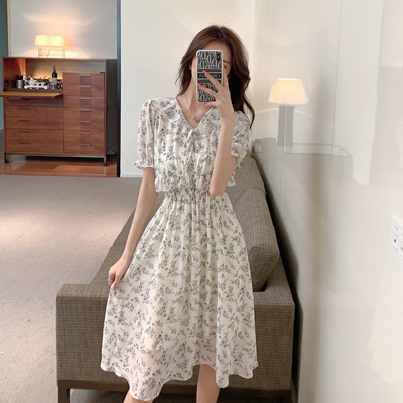 Retro temperament ladies dress ✨ ✨ waist slim V-colored flower chiffon bubble sleeve leisure |