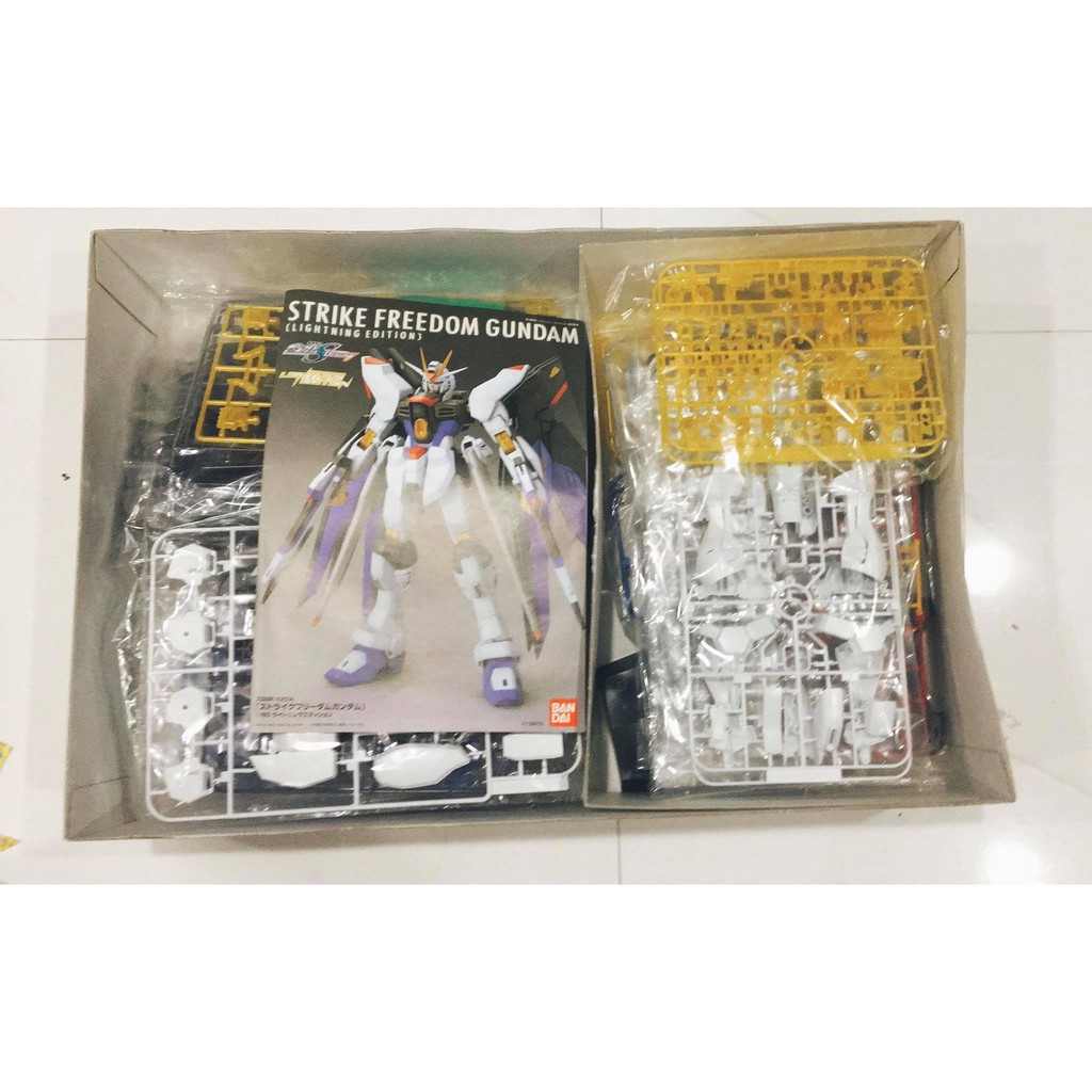 Mô hình 1/60 Strike Freedom Gundam Lightning Edition "Mobile Suit Gundam SEED DESTINY"