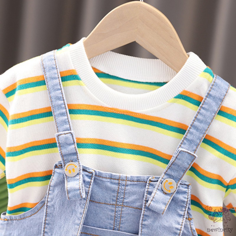 Bộ áo thun cổ tròn kẻ sọc + quần yếm denim cá tính cho bé