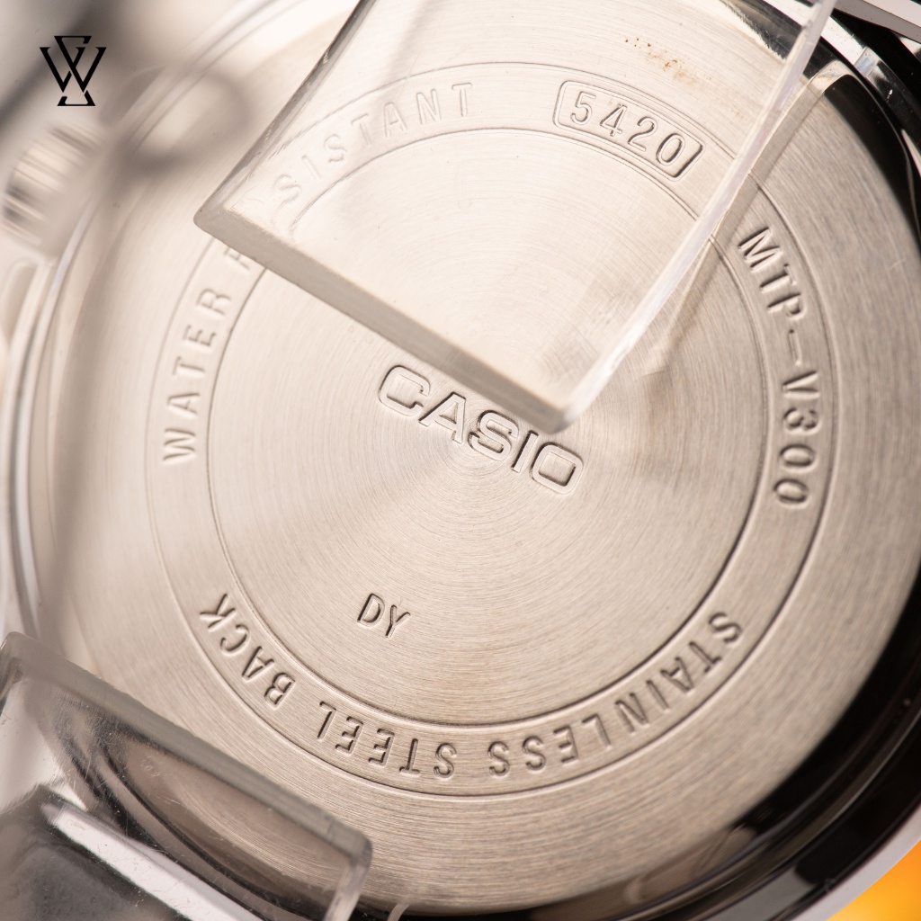 Đồng Hồ Quartz Nam Casio WATCHSTORE MTP-V300L-1AUDF Thiết Kế Mặt Kính Khoáng 41.5mm, Dây Da Và Vỏ Thép Không Gỉ