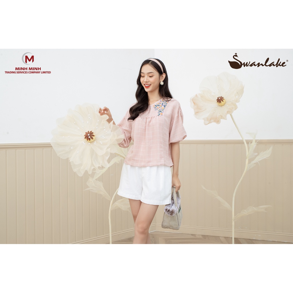 Áo kiểu nữ tay phồng thêu phối hoa Swanlake - Mã hàng: A09866LW01