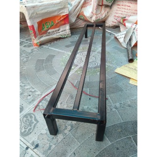 Kê thép. dài 80cm. rộng 15-20cm. cao 10-20cm.1 nan phụ. hộp thép 20x20mm