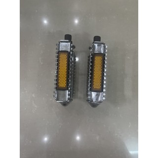 pedan ( bàn đạp )xe đạp       .