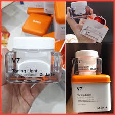 Kem dưỡng trắng và tái tạo da V7