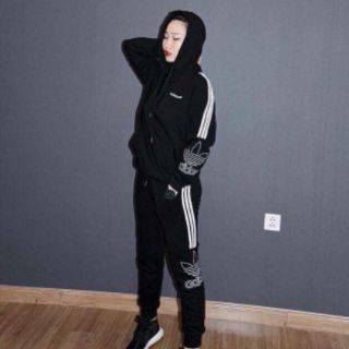 Combo 2 bộ thể thao