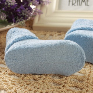 Tất giữ ấm chân cho em bé