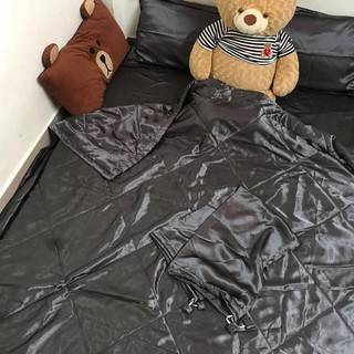 Grap Trải Giường Phi Lụa Đen M6*2M-M8*2M(1 Chăn Phao, 1 Ga, 2 Vỏ Gối Đầu, 1 Vỏ Gối Ôm)