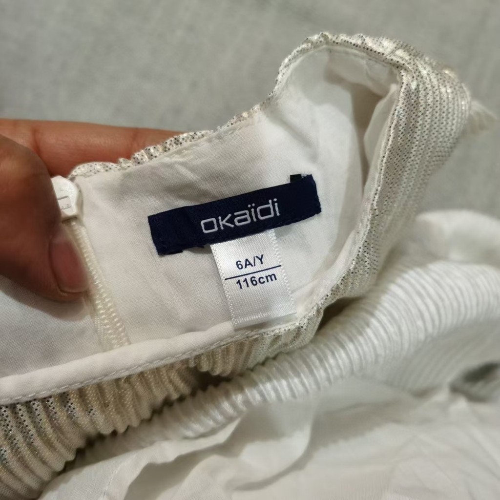 Váy nhũ OKAIDI kèm thắt lưng cho bé sz 3T-4T