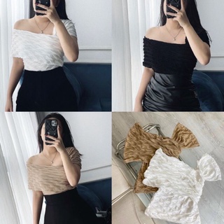 Áo lệch vai viền sóng áo kiểu dáng croptop