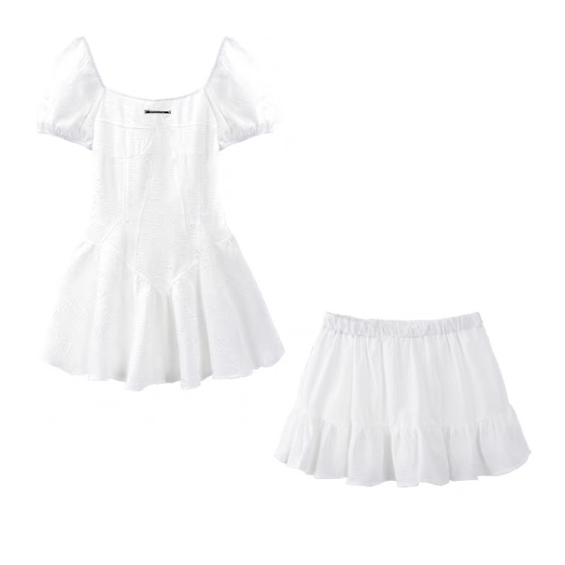 Set Đầm Xoè Hai Tầng Vải Thêu Nổi Siêu Xinh