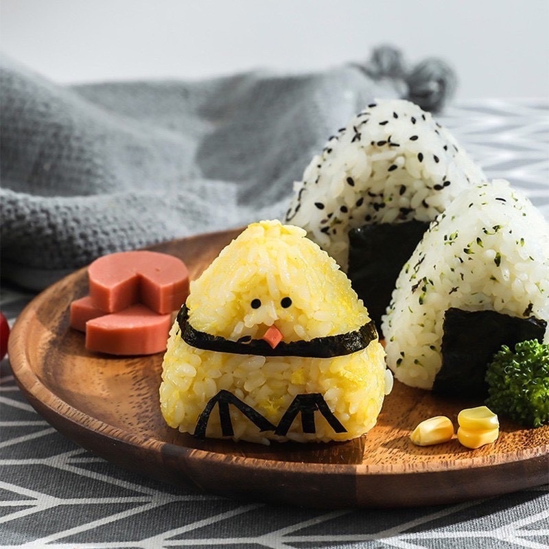 Khuôn làm Cơm Nắm Sushi Onigiri Bento nhiều hình cho bé cho bé ăn dặm - Khuôn tam giác