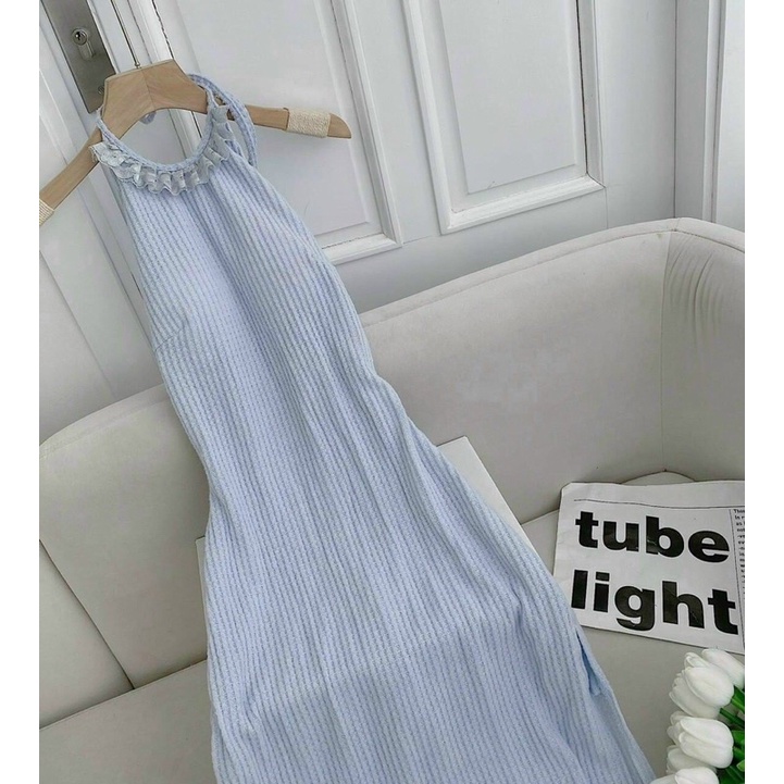 ĐẦM MIDI BODY XANH CỔ YẾM XẺ ĐÙI Đơn giản thôi ..... nhưng CHẤT lắm đó ạ 🤍 Chất liệu dẻo dày