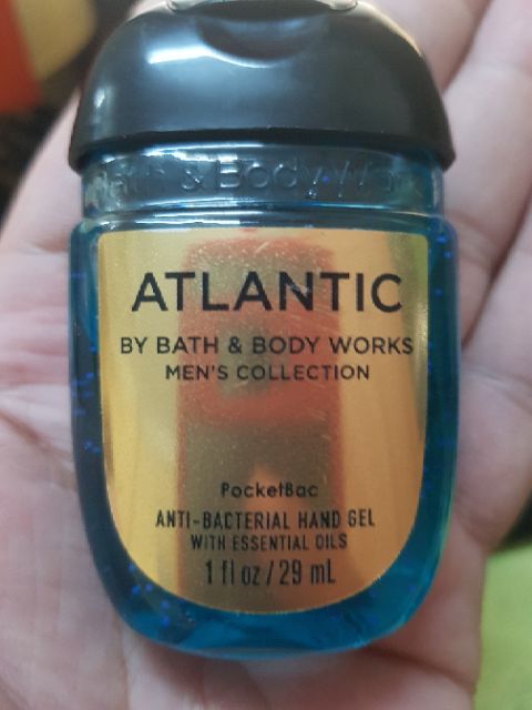 2021 Gel rửa tay khô Bath and Body Works 29ml . ! . ☘