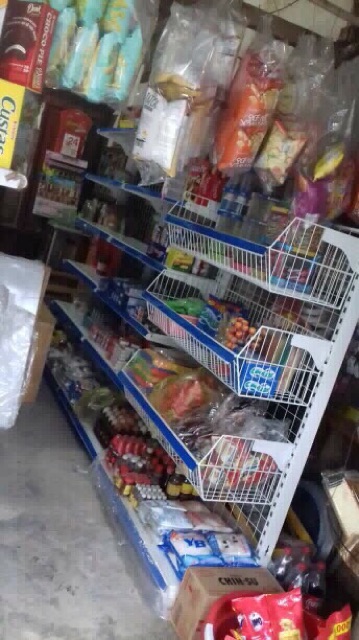 Kệ bày hàng có giỏ ( Cao 1m8 x dài 90cm )