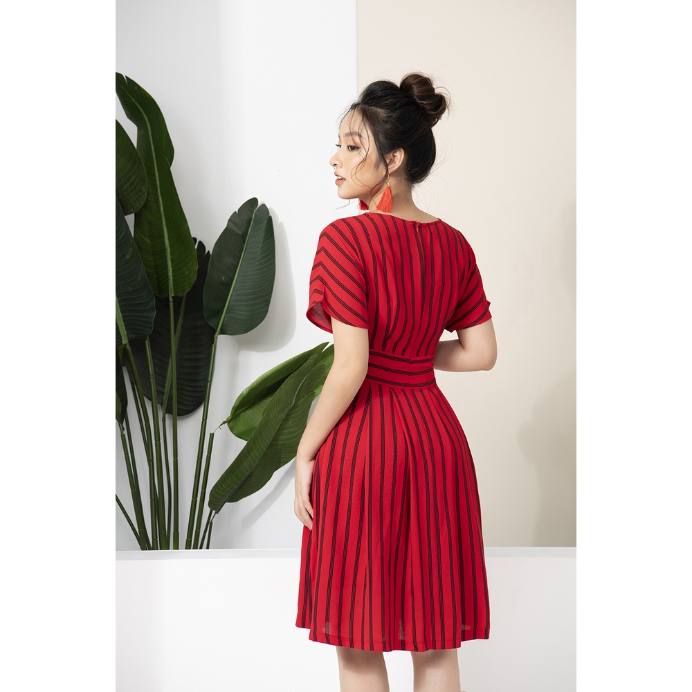 Váy Thiết Kế Nữ LUPERI LFV3181 Kẻ Xòe Cổ Tim Kiểu Dáng Trẻ Trung Năng Động