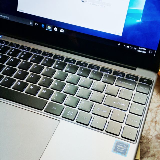 Laptop CHUWI Lapbook SE siêu mỏng