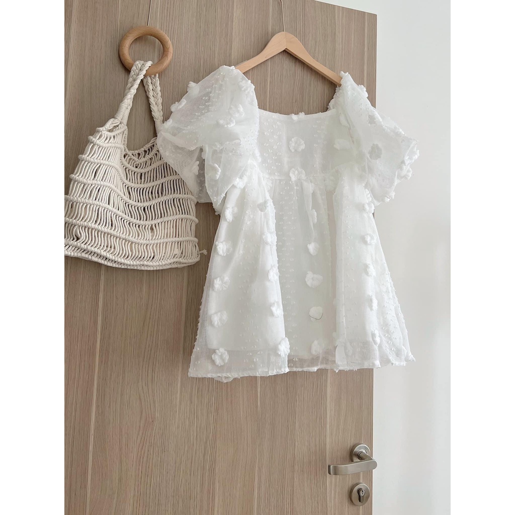 Áo babydoll trễ vai hoa nổi tiểu thư đính bông