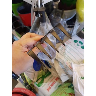 Dụng cụ cào đất, làm đất trồng cây loại vừa