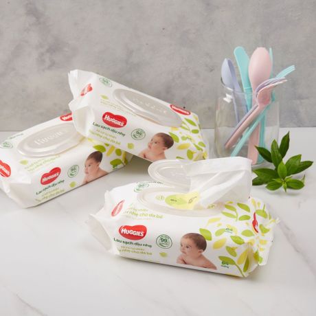 Khăn Ướt Dịu Nhẹ Cho Trẻ Sơ Sinh Huggies (64 Tờ)