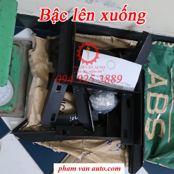 Bậc lên xuống Ford Transit, Bệ bước dẫm chân ô tô Phạm Văn auto cao cấp dài 3 mét