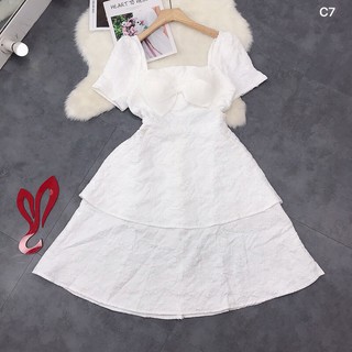 Đầm gấm tay phồng cổ v