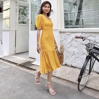 Đầm váy freesize vàng cổ V đuôi cá