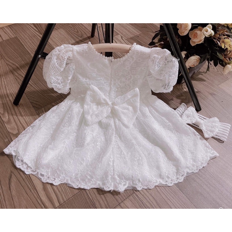 Váy đầy tháng Váy công chúa ren hoa cổ ngọc siêu sang cho bé gái