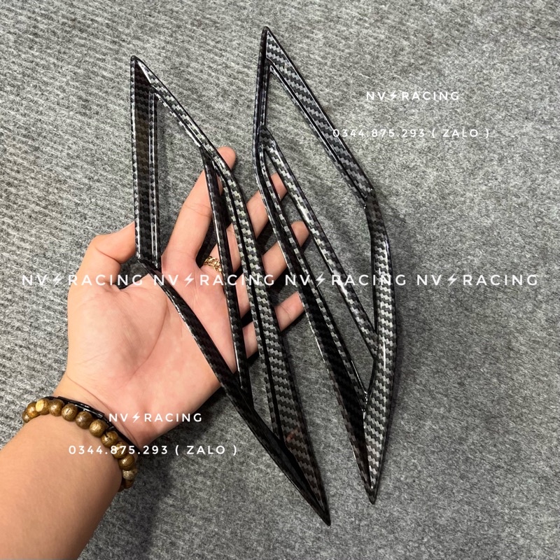 Ốp viền xi nhan trước Vario 160cc Carbon