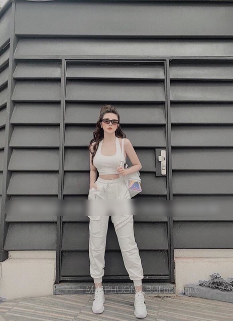 Áo 3 lỗ cổ yếm